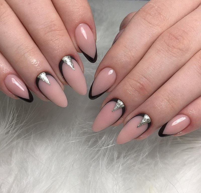 Серебристый френч миндаль