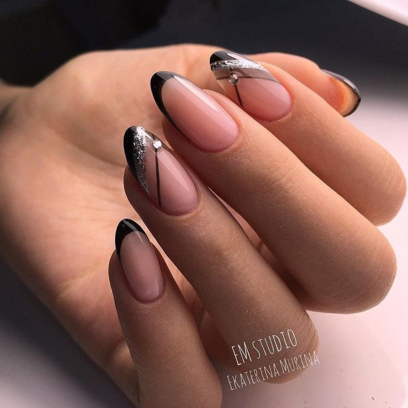 Черный френч миндаль