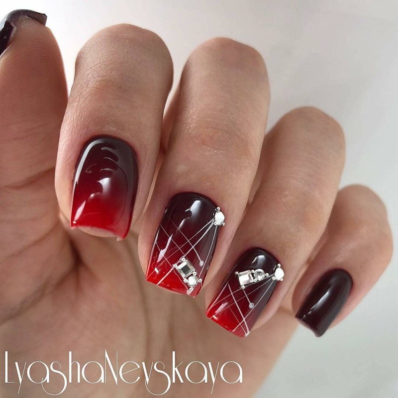 Коричневый маникюр с фольгой