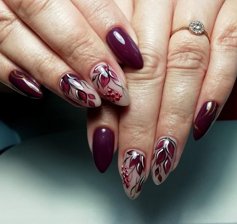 Красный маникюр на короткие ногти 2021