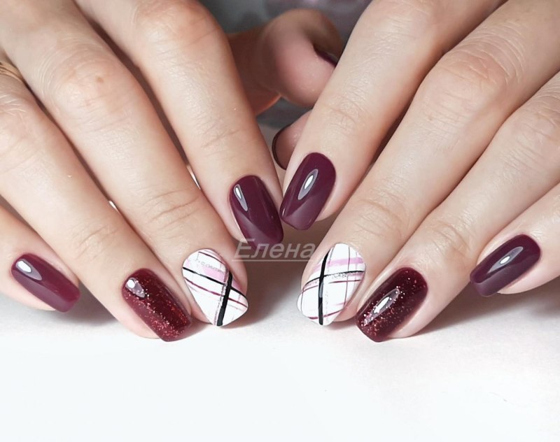 Бордовый маникюр с веточкой