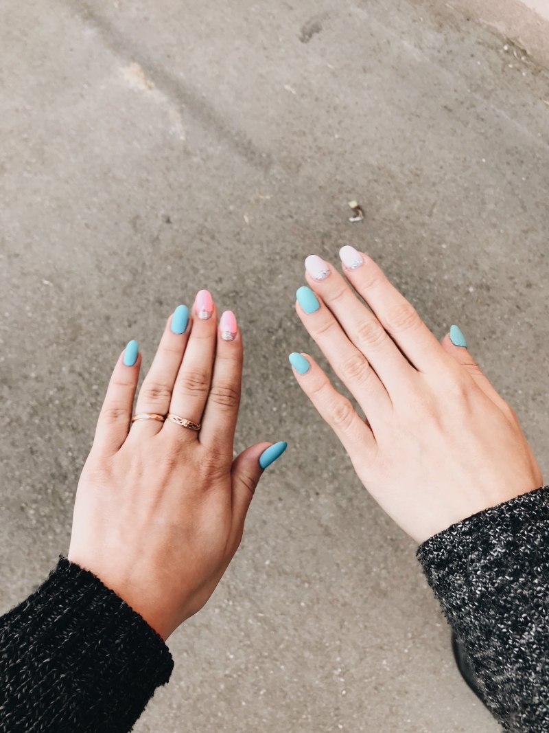 Маникюр на одной руке длинные ногти на другой короткие