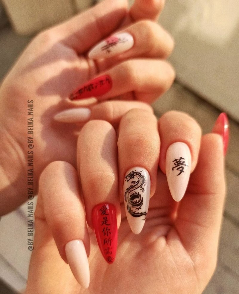 Маникюр с иероглифами на длинные ногти