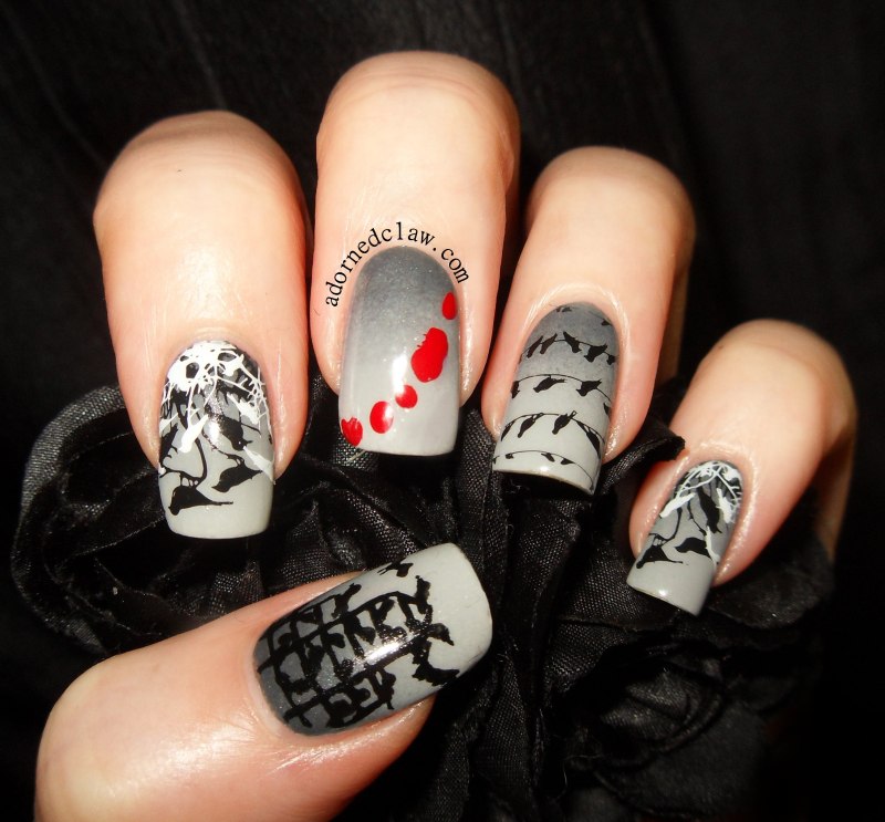 Маникюр со змеей