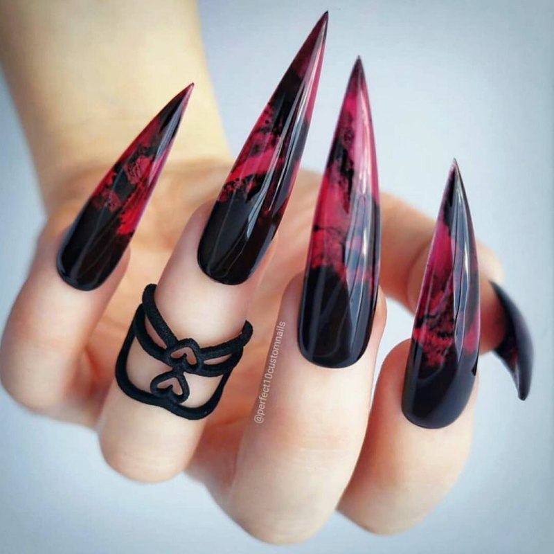 Готический маникюр на длинные ногти