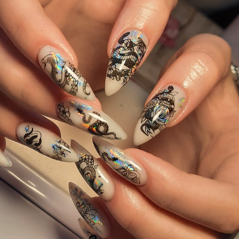 Ногти Готика стилет