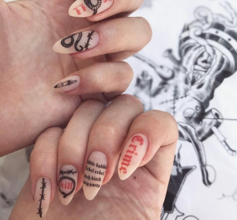 Мраморный маникюр на длинные ногти