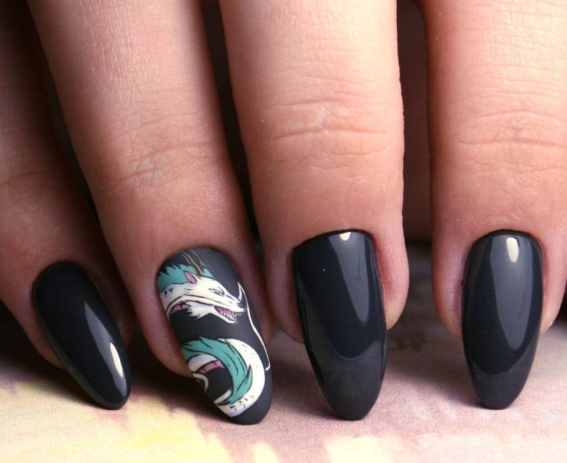 Длинный маникюр с фигурками