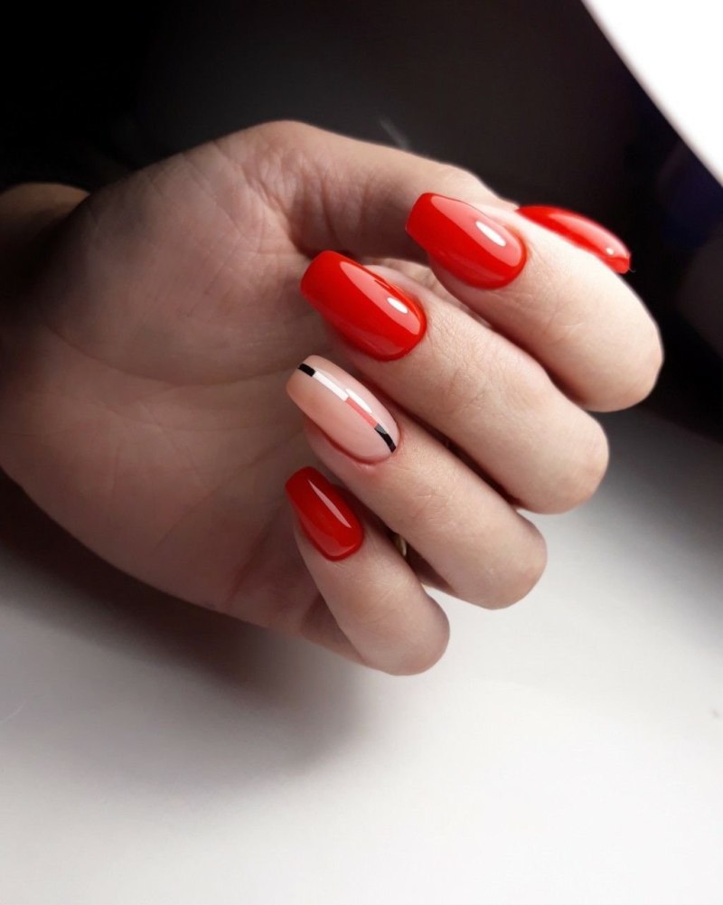 Маникюр с полосками