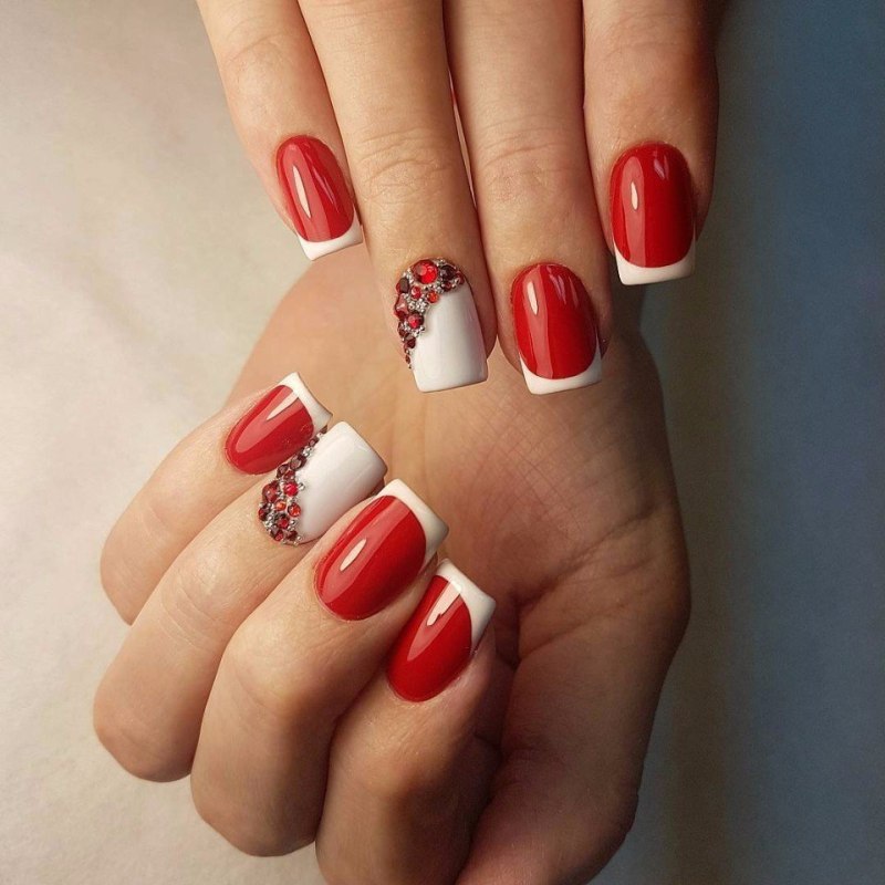 Мраморный маникюр красный
