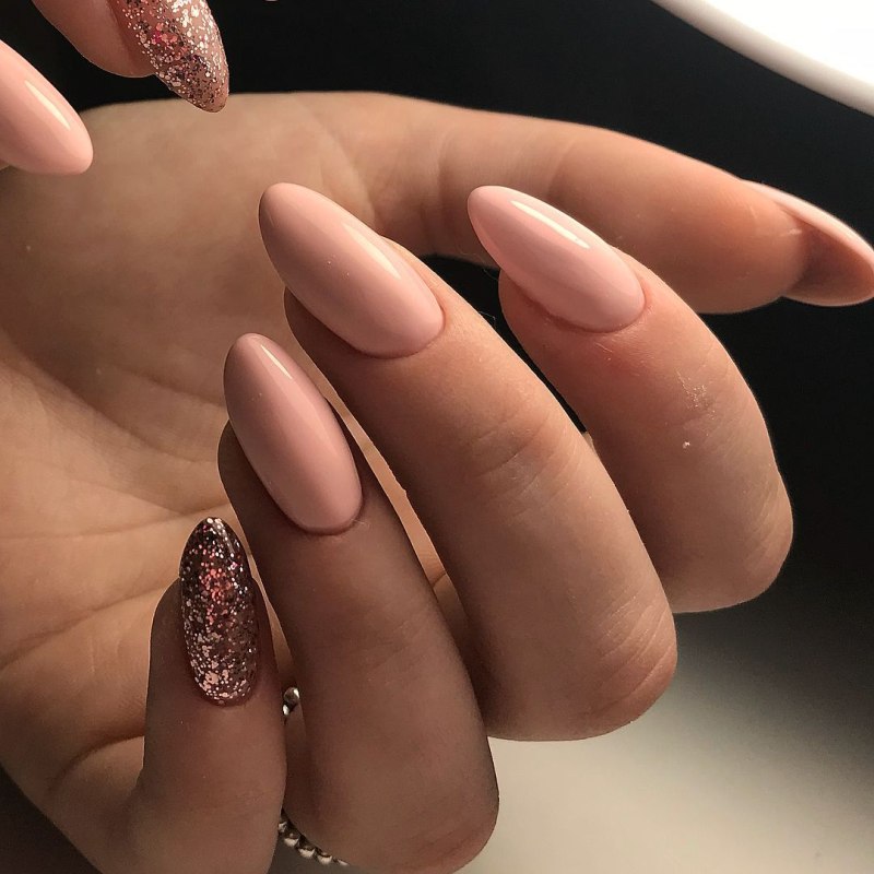 Миндалевидные ногти