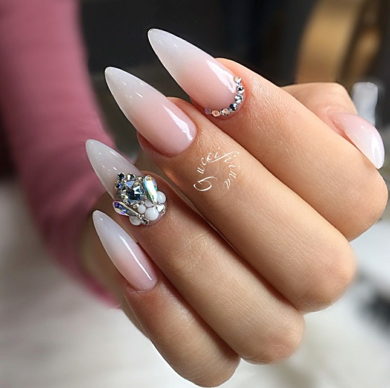 Матовый френч 2021 миндаль