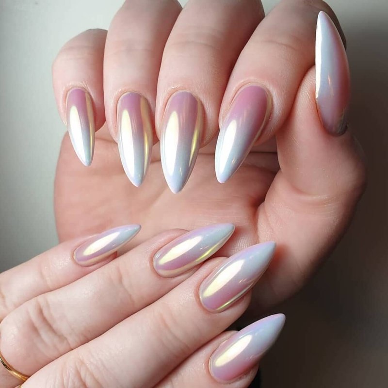 Нюдовый маникюр френч миндаль