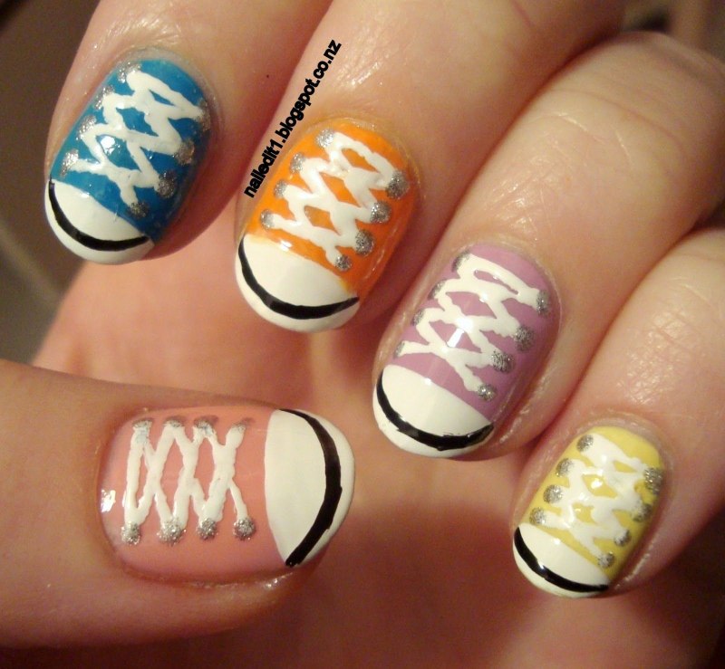 Лаконичный дизайн ногтей