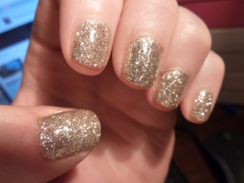 Маникюртв светлых тонах