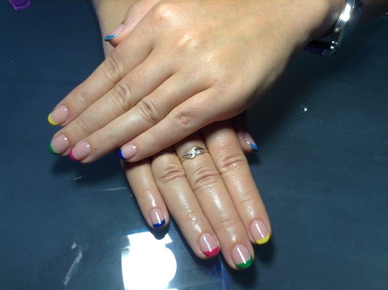 Светлые пряди на русых волосах