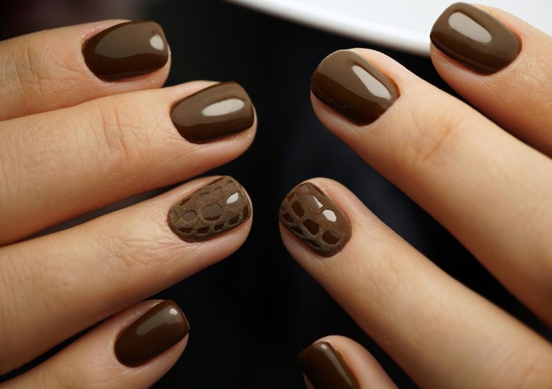 Шоколадный маникюр
