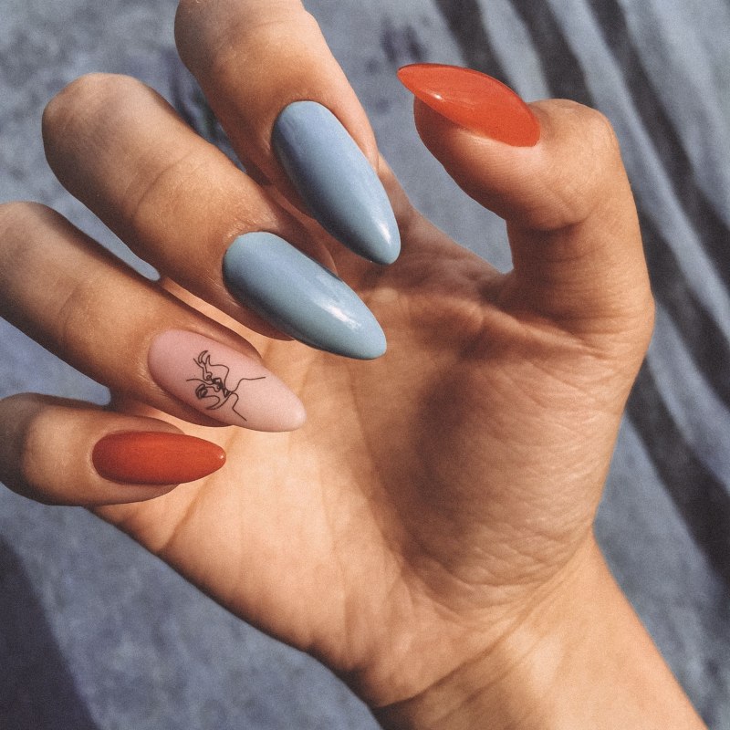 Ногти миндаль