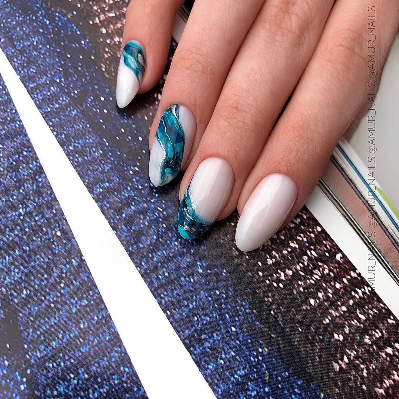 Ногти морская волна