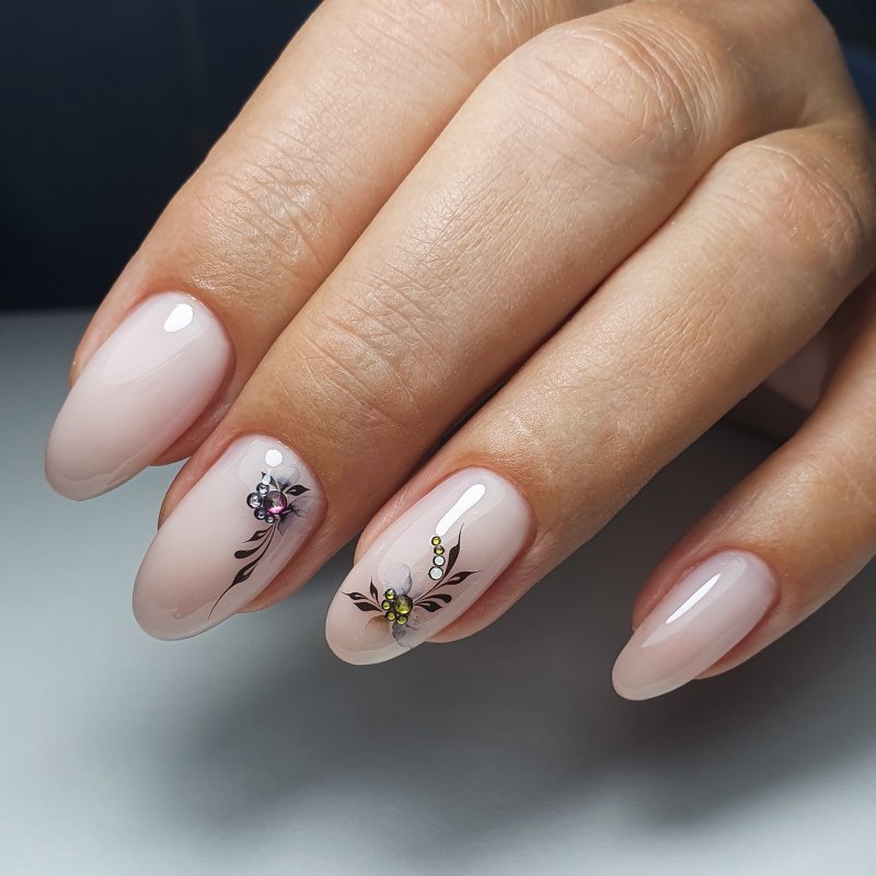 Молочный френч миндаль 2022