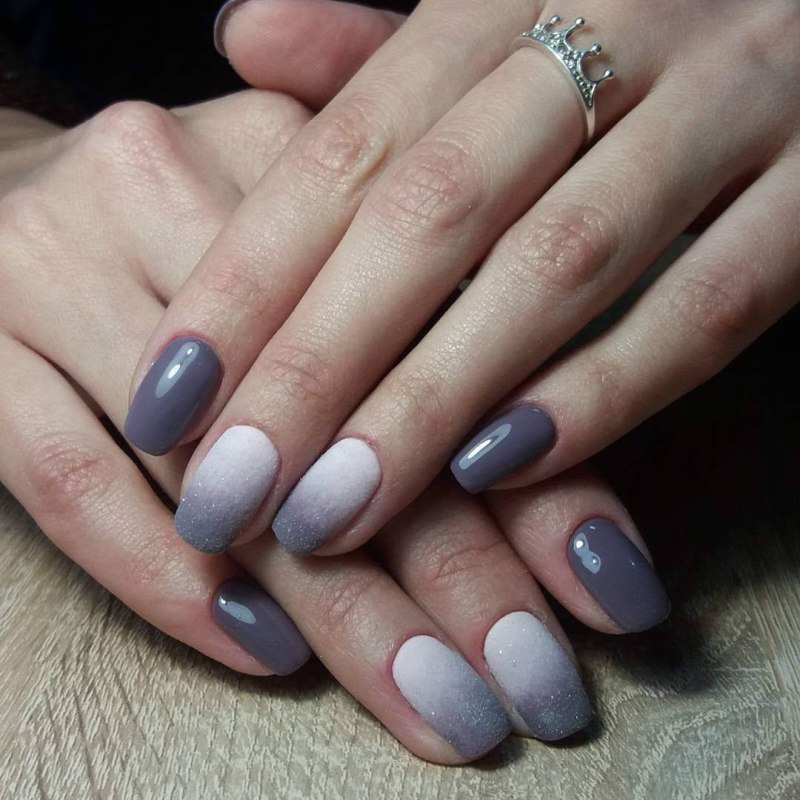 Серый маникюр