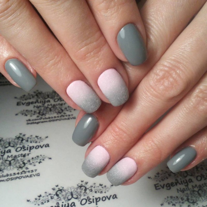 Серый маникюр миндаль