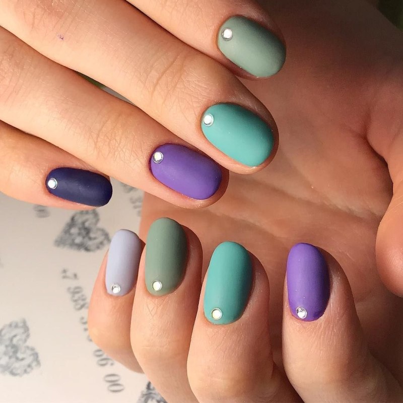 Маникюр разные цвета на руках