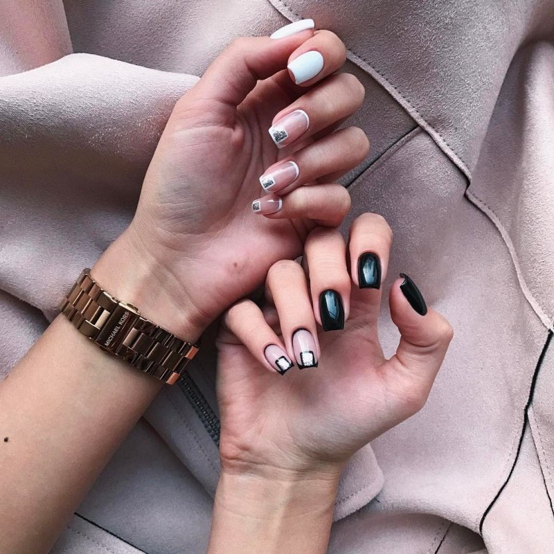 Маникюр с разными цветами