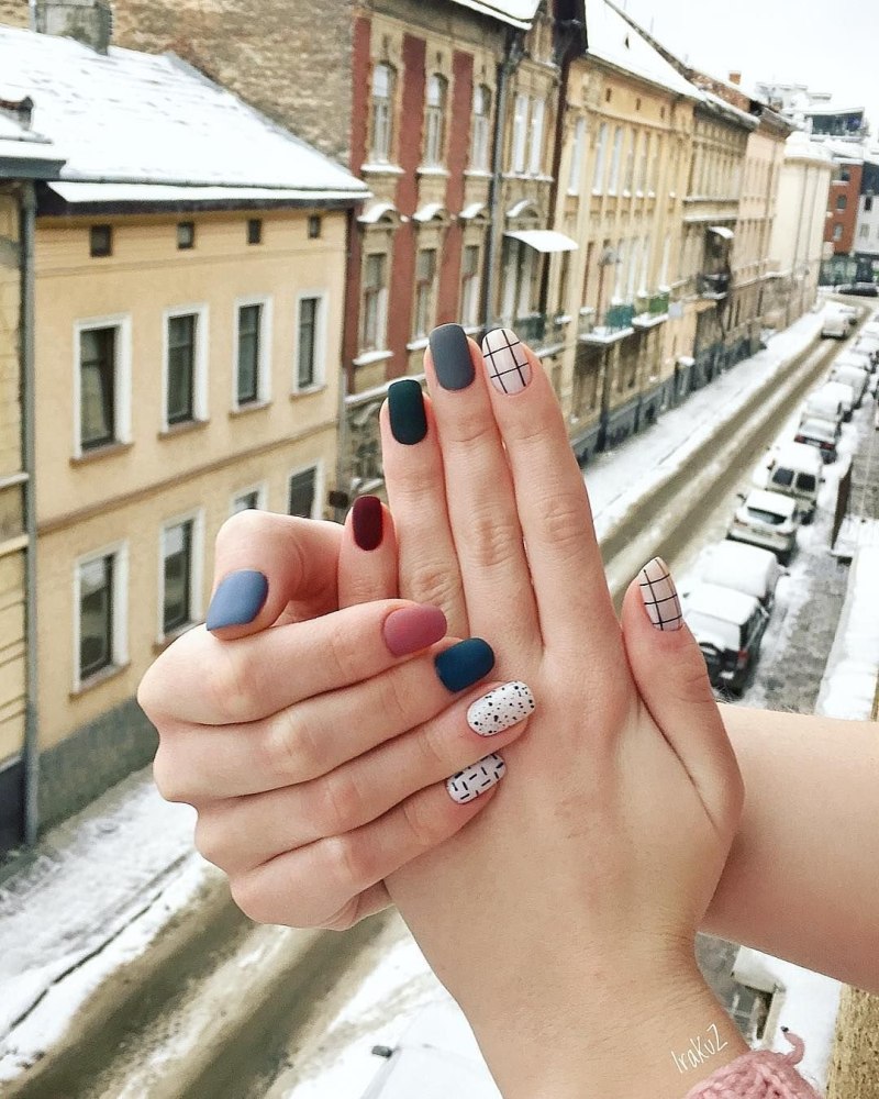 Маникюр на длинные квадратные ногти разные цвета