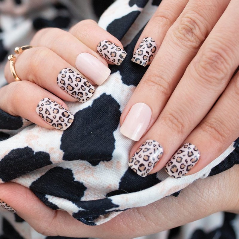 Маникюр золотой леопард