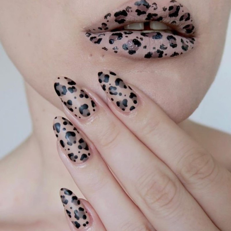 Ногти с тигровым принтом