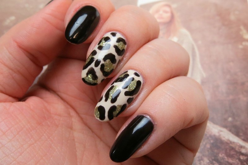 Маникюр к леопардовому платью