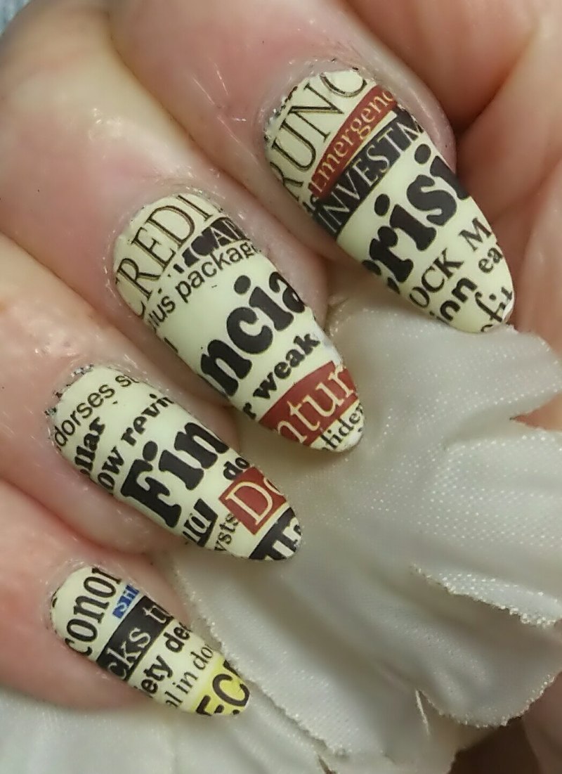 Ногти Газетный рисунок