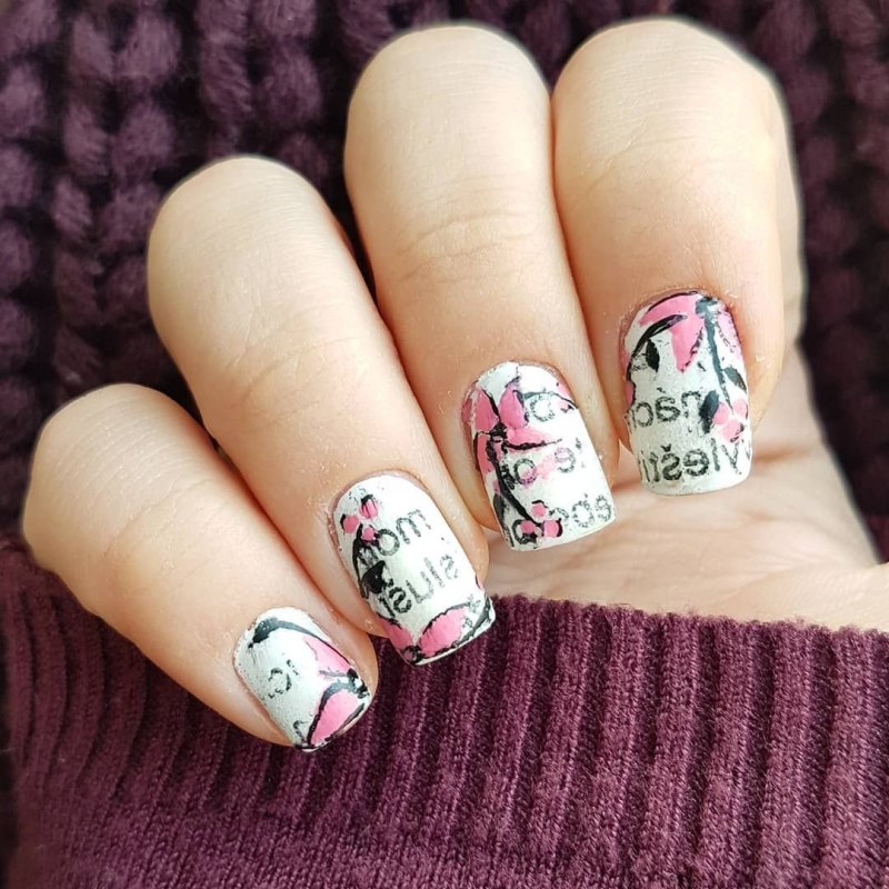 Ногти с газетным принтом