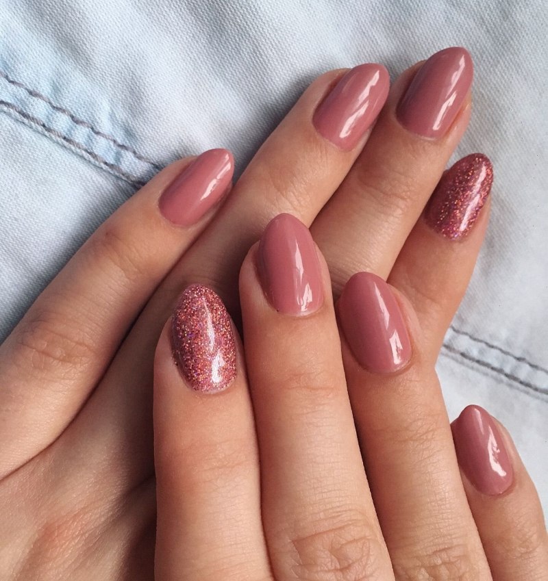 Маникюр на короткие овальные ногти