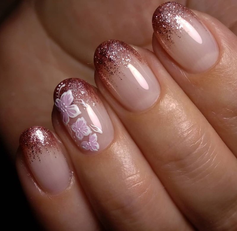 Нюдовый маникюр френч миндаль