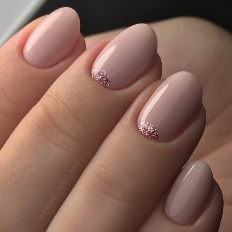 Сиреневый маникюр