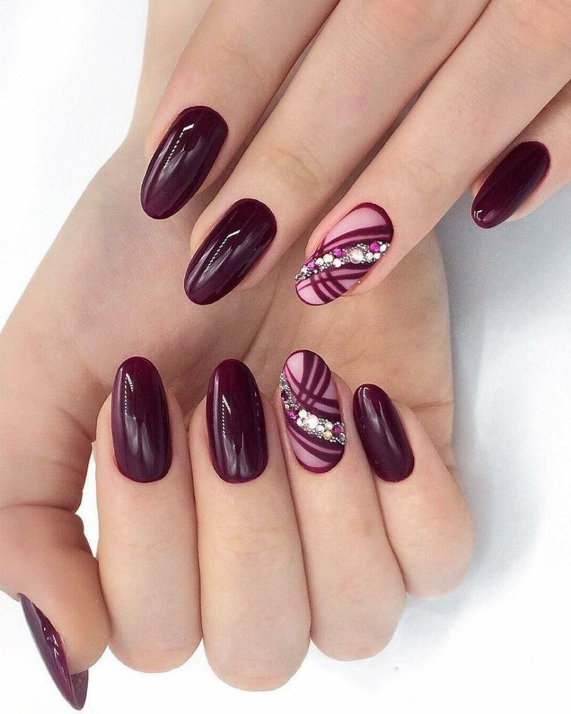 Маникюр на короткие овальные ногти нежные