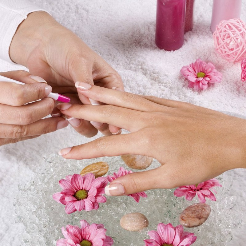 С днем рождения мастера маникюра