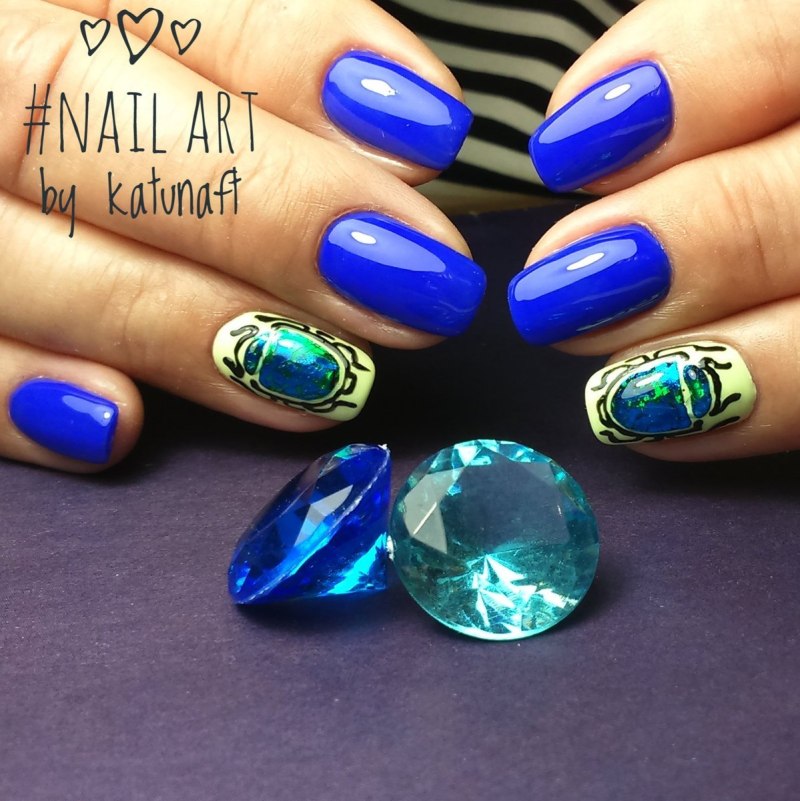 Призма на разных цветах