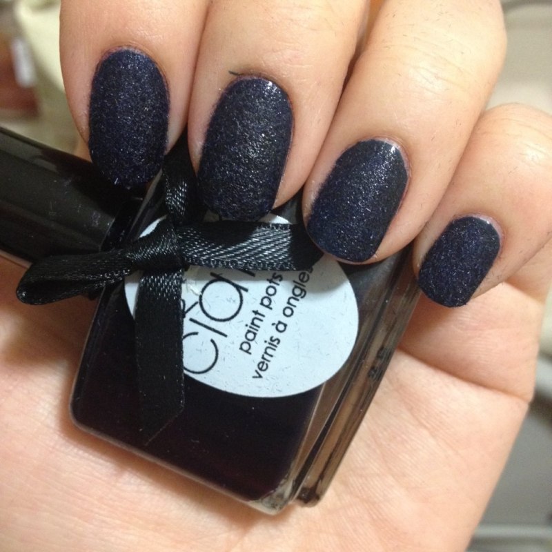 Матовый бархат маникюр