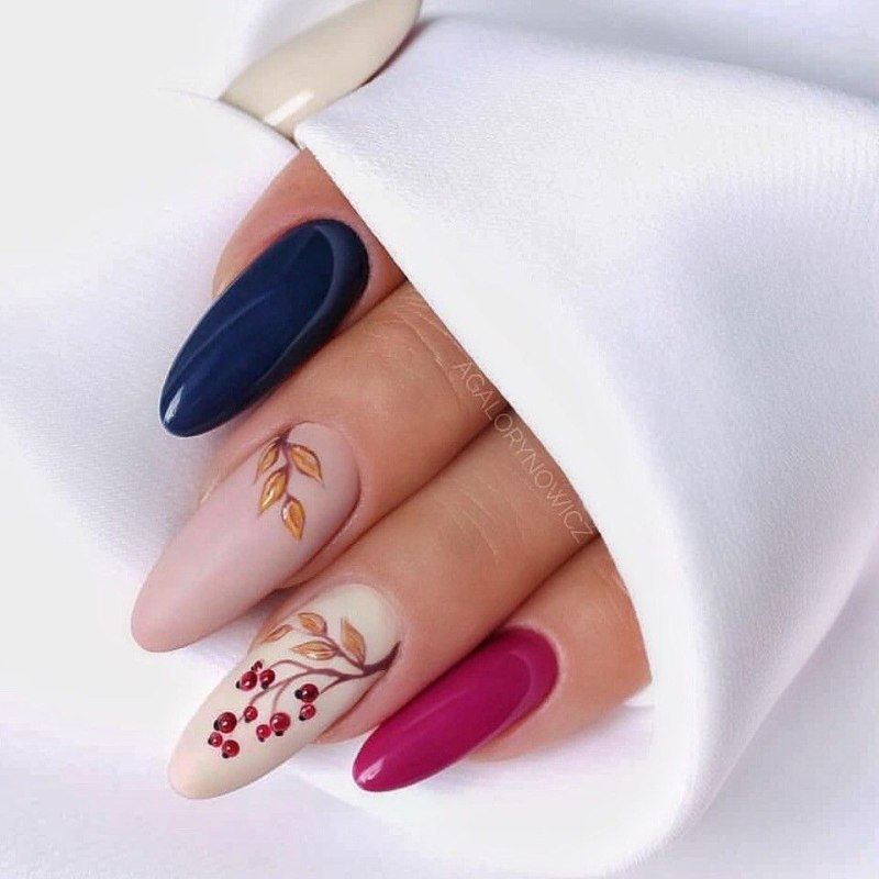 Осенние ногти миндаль