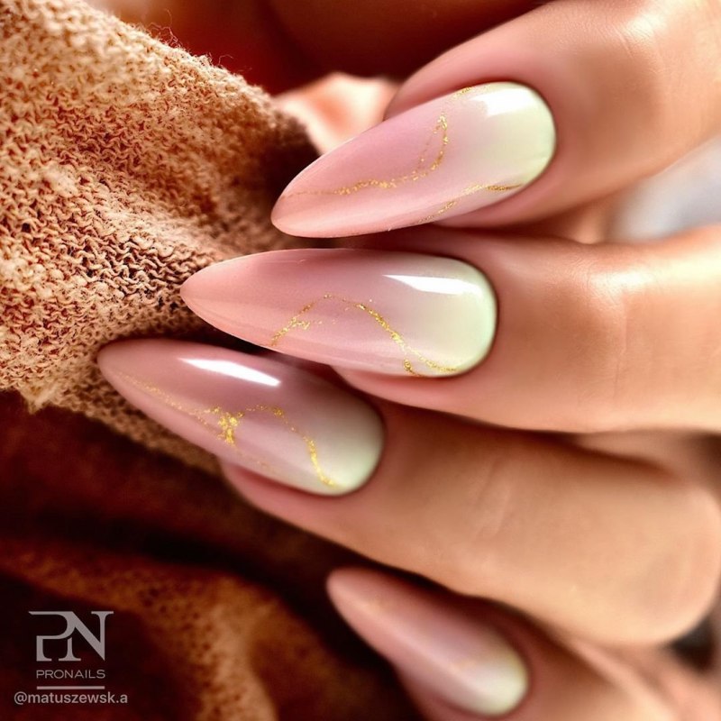 Осенний маникюр на длинные ногти