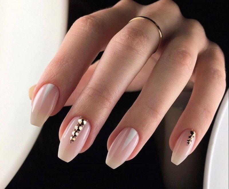 Красный матовый френч 2022