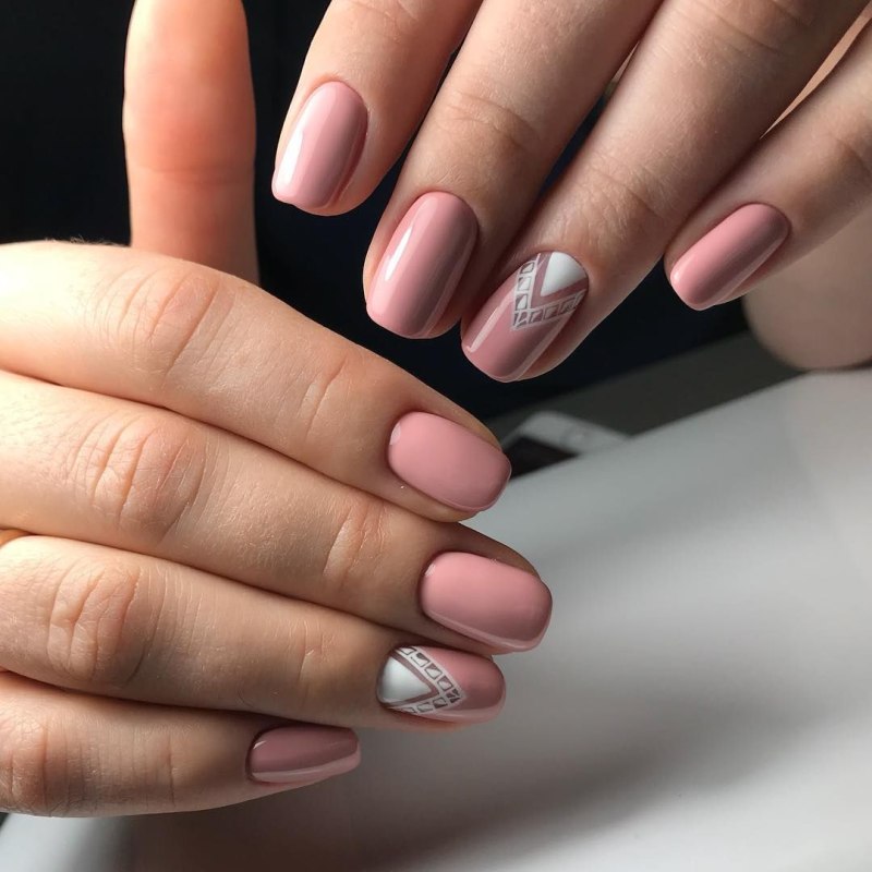 Нюдовый маникюр 2022 квадрат