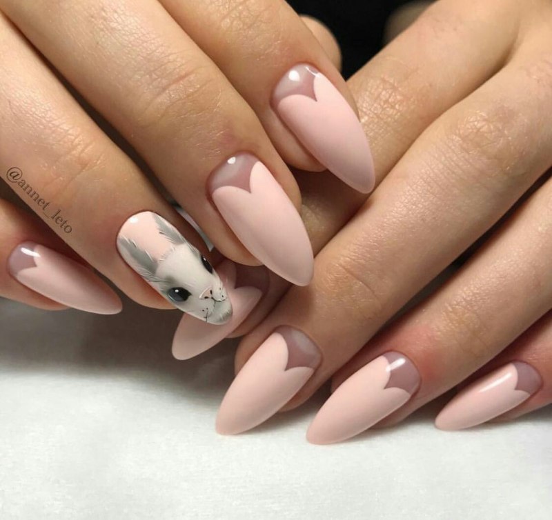 Стильные прозрачные ногти