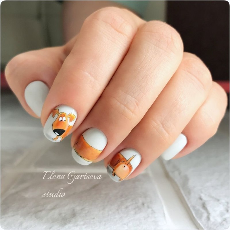 Маникюр с таксой