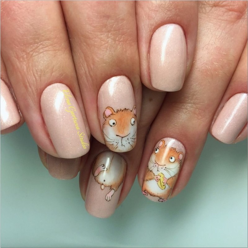 Маникюр с собачками