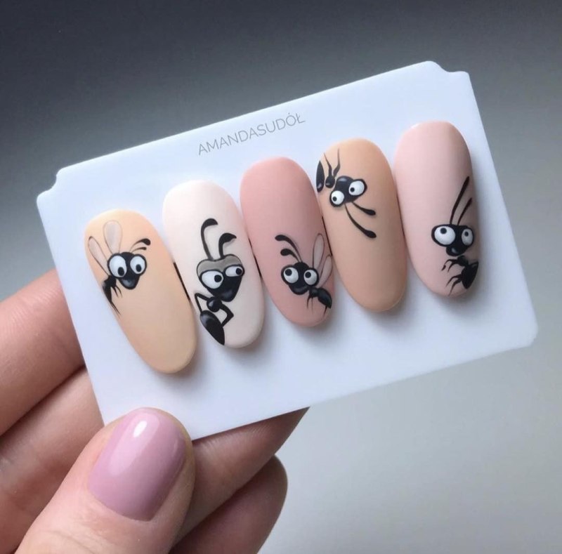 Маникюр Диснейленд