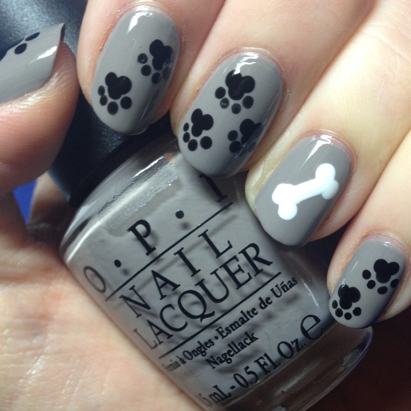 Маникюр с собачками